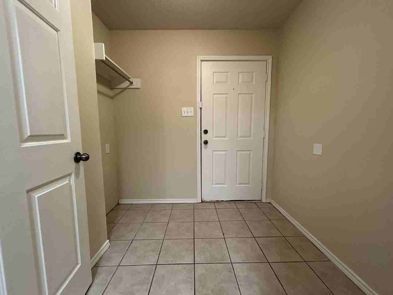 511 N Clinton Ave - Photo 7 of 15