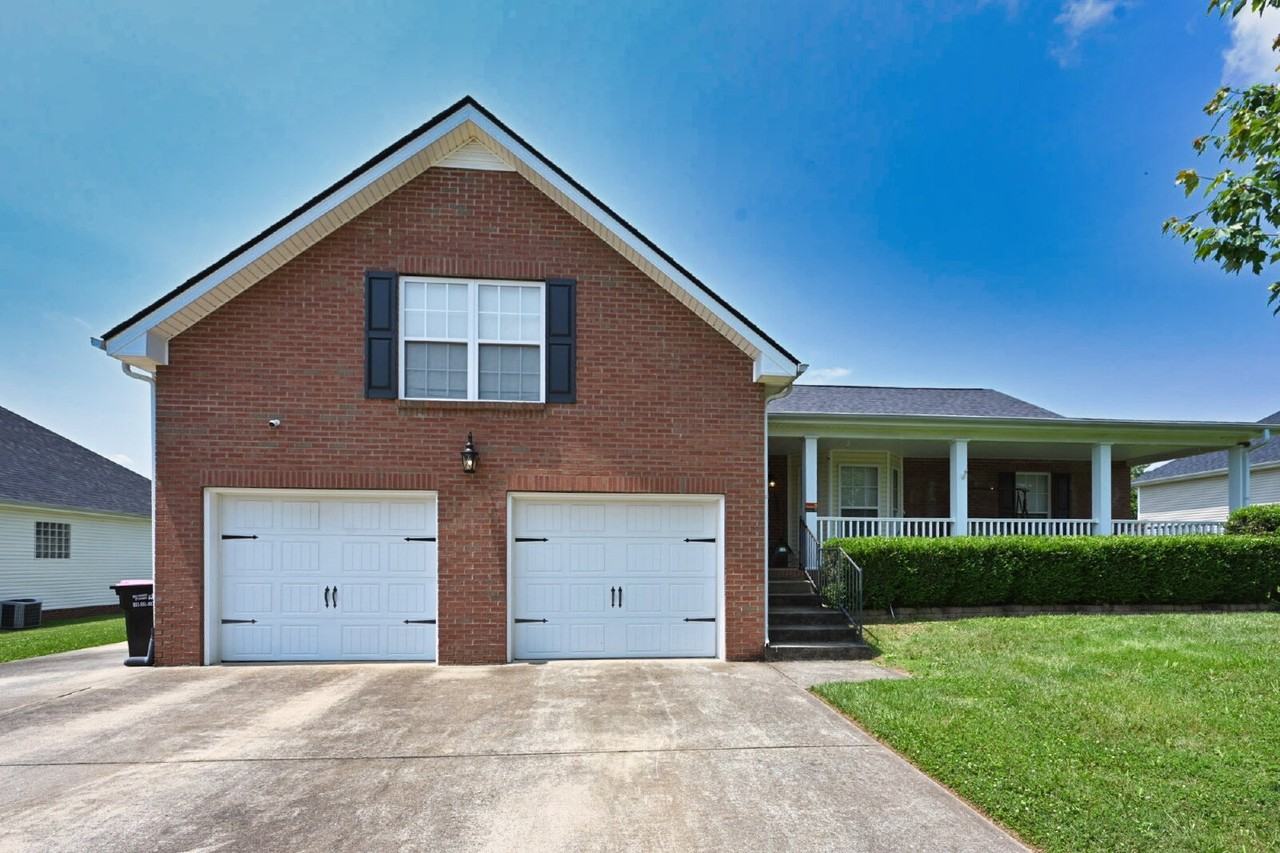 3925 Justene Ct - Photo 2 of 50