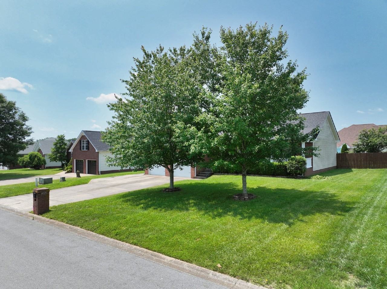 3925 Justene Ct - Photo 7 of 50