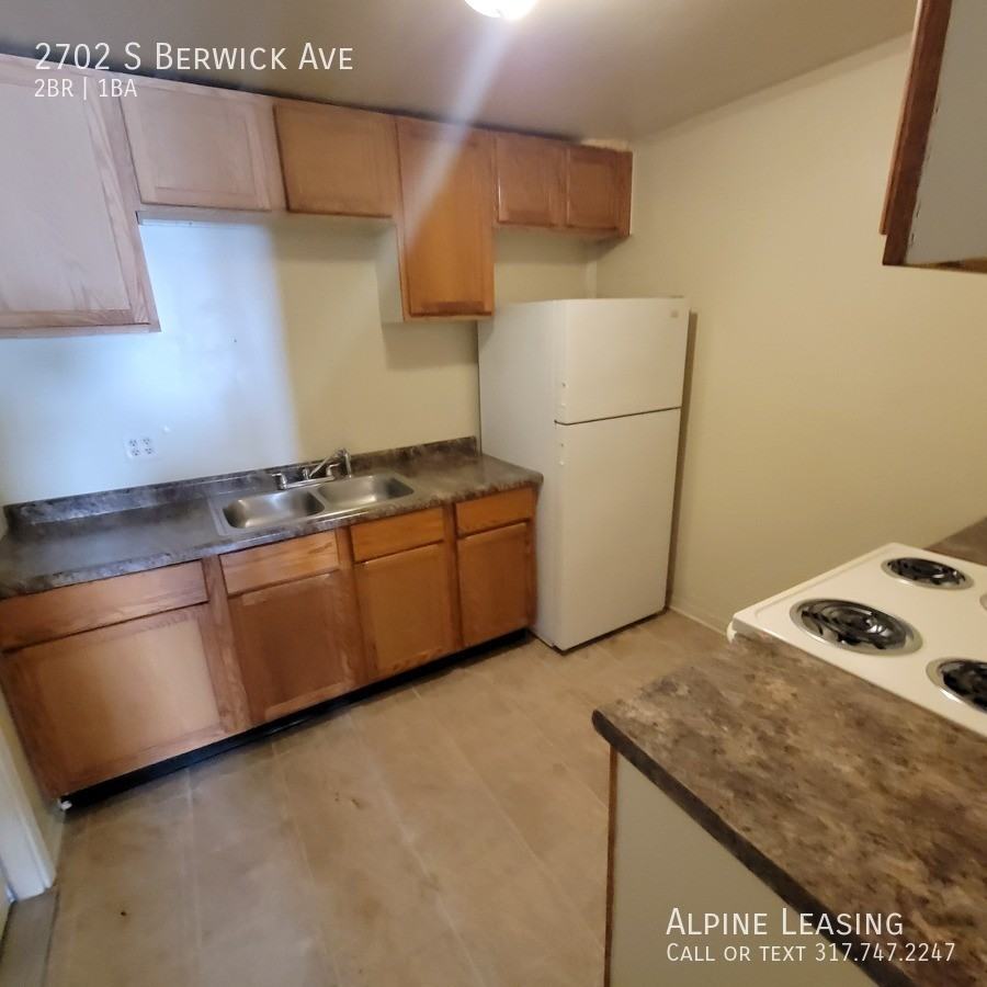 2702 S Berwick Ave - Photo 3 of 6