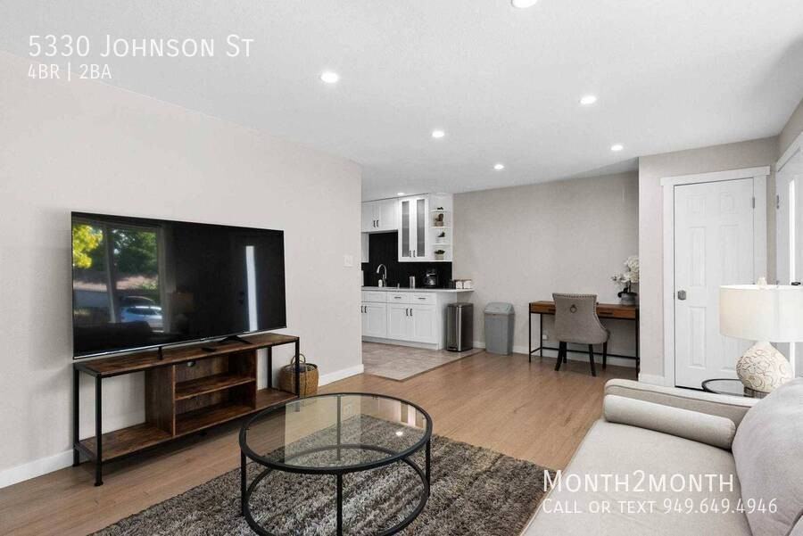 5330 Johnson St - Photo 3 of 22