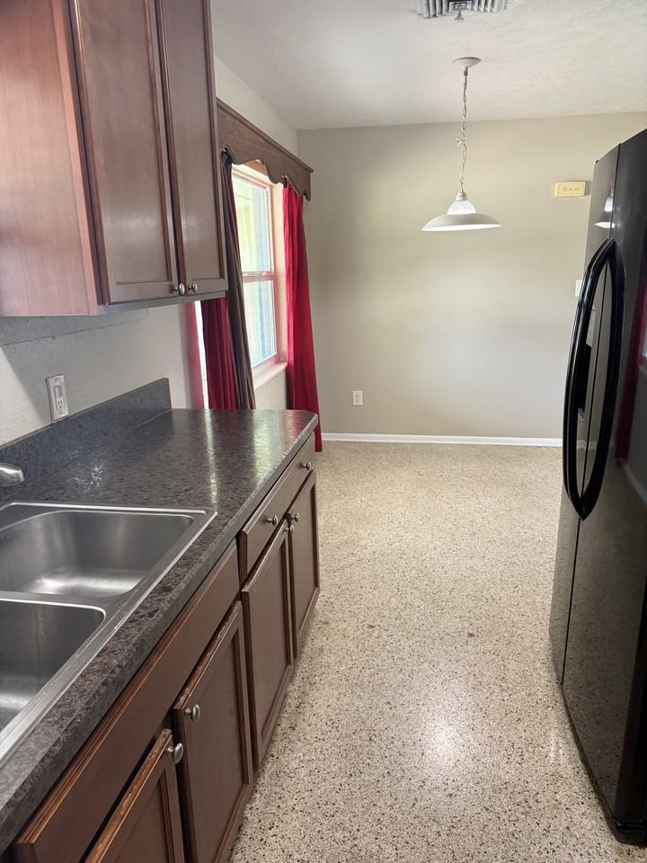 1008 Malone Dr #NA - Photo 3 of 11