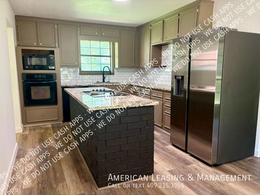 747 Brookwood Dr - Photo 2 of 15