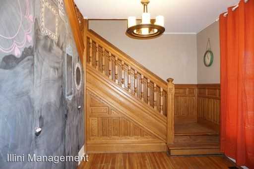 405 S 3rd St - Photo 3 of 17