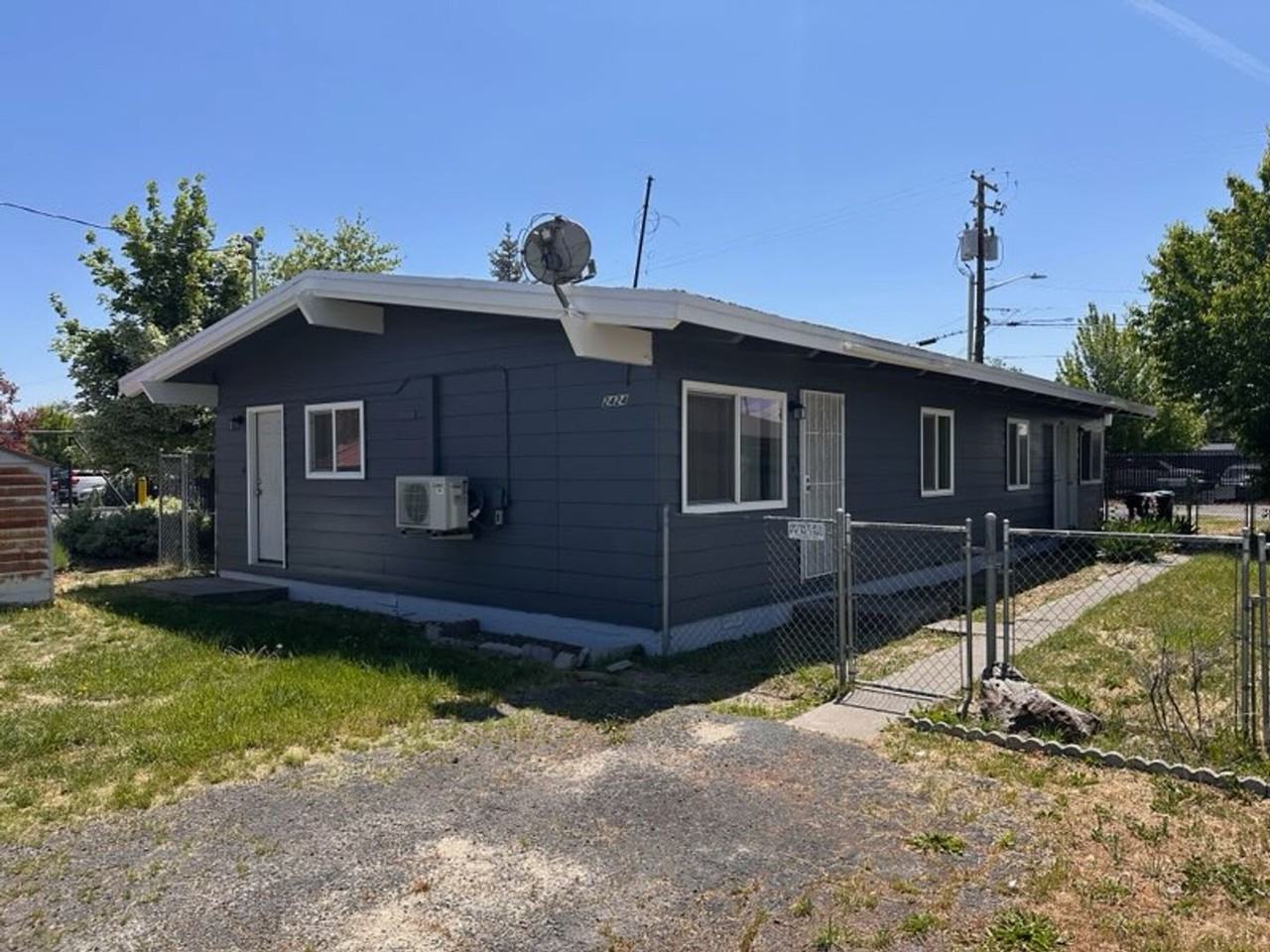 2424 Union St - Photo 2 of 20