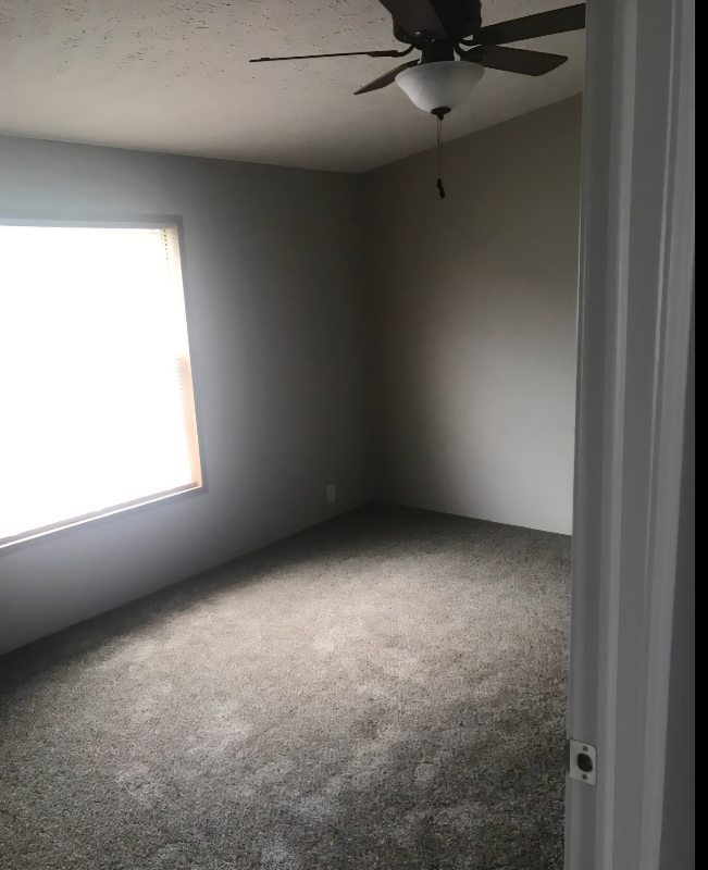 185 Oaklawn Ct - Photo 3 of 9