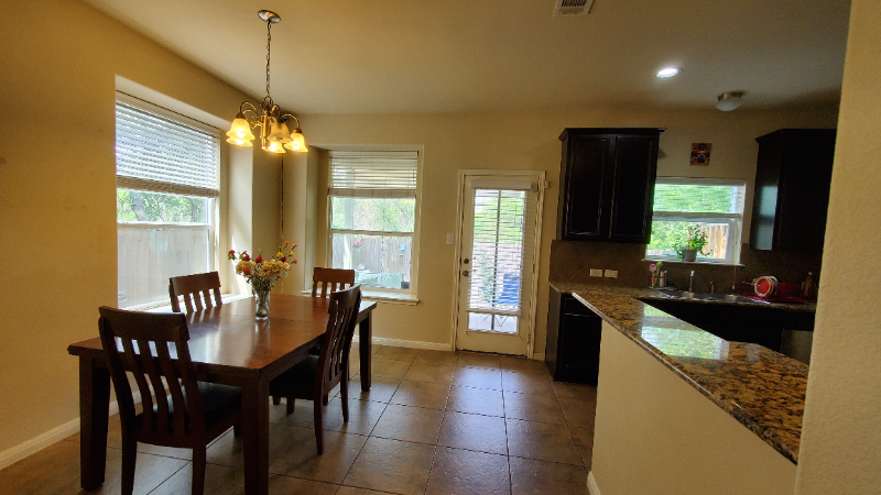 8812 White Ibis Dr - Photo 4 of 17