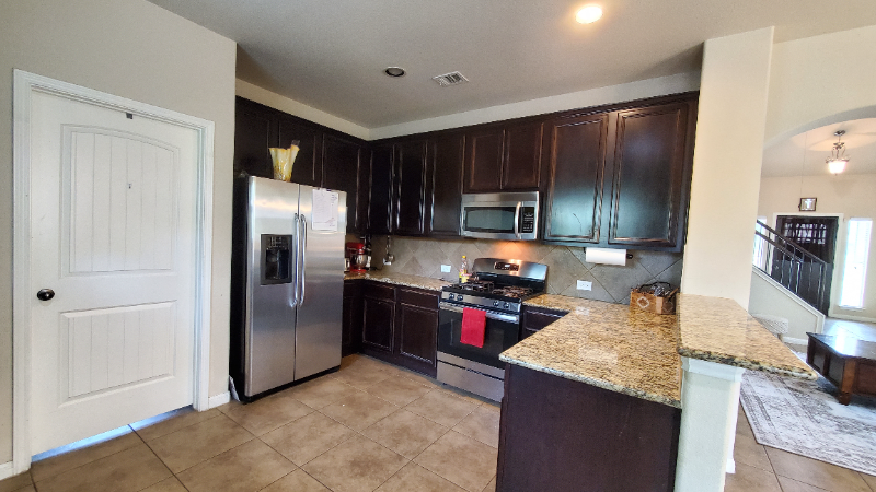 8812 White Ibis Dr - Photo 5 of 17