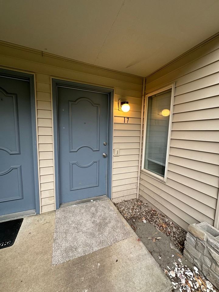 The Shadows Townhomes - Photo 4 of 5