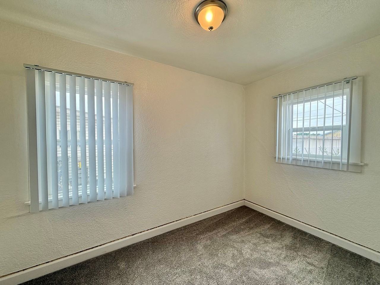3210 Chamoune Ave - Photo 5 of 8
