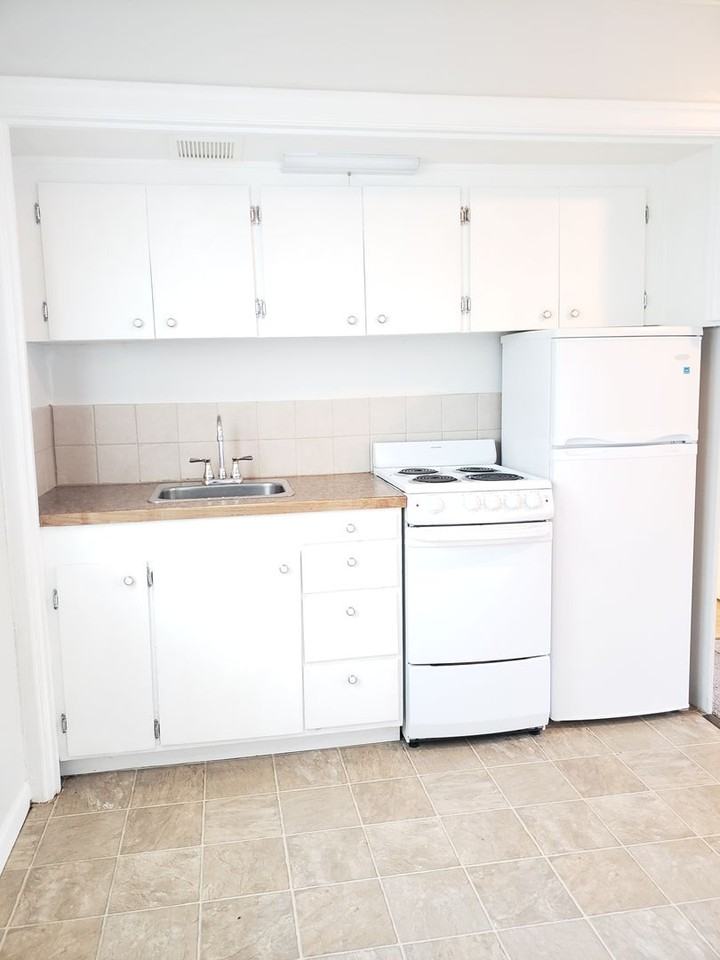 211 N Delaware St - Photo 3 of 22