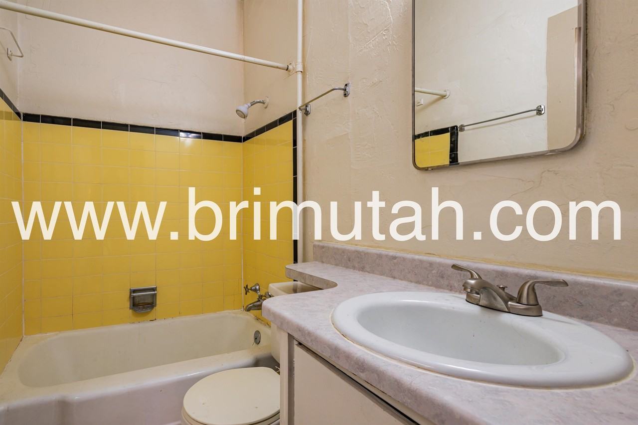 368 S. University St. - Photo 6 of 16