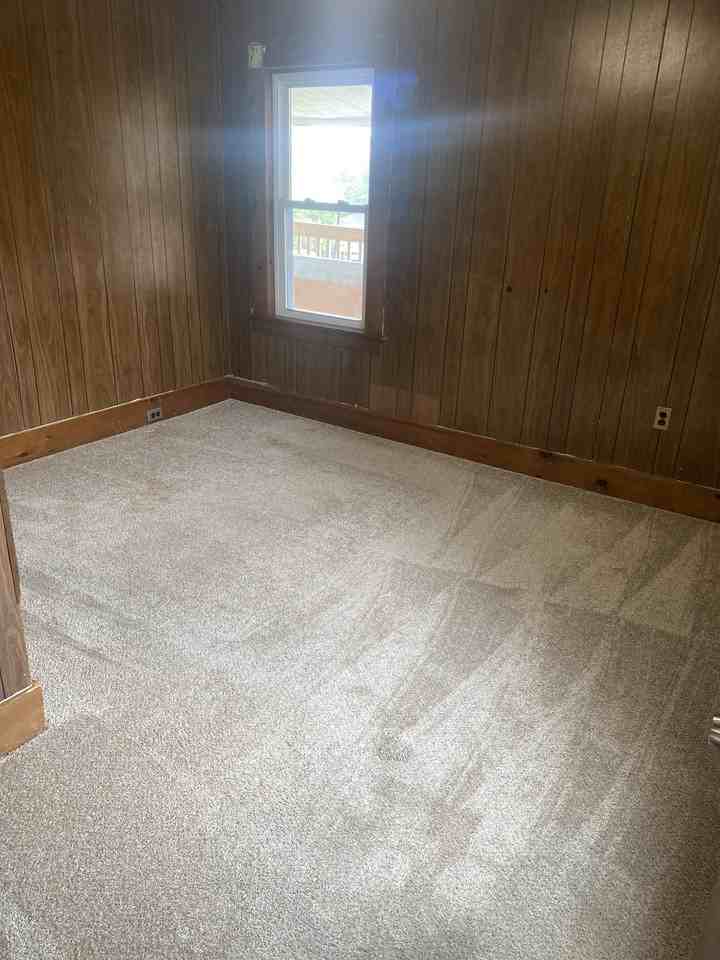 12 Mill St - Photo 3 of 5