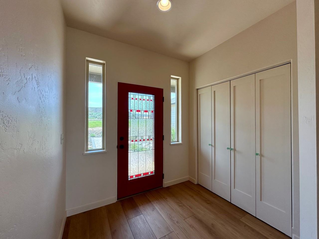 2660 Tozer Rd - Photo 2 of 41