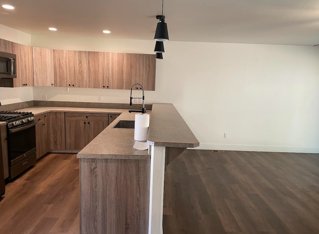 454 Park Avenue - Unit A - Photo 3 of 11