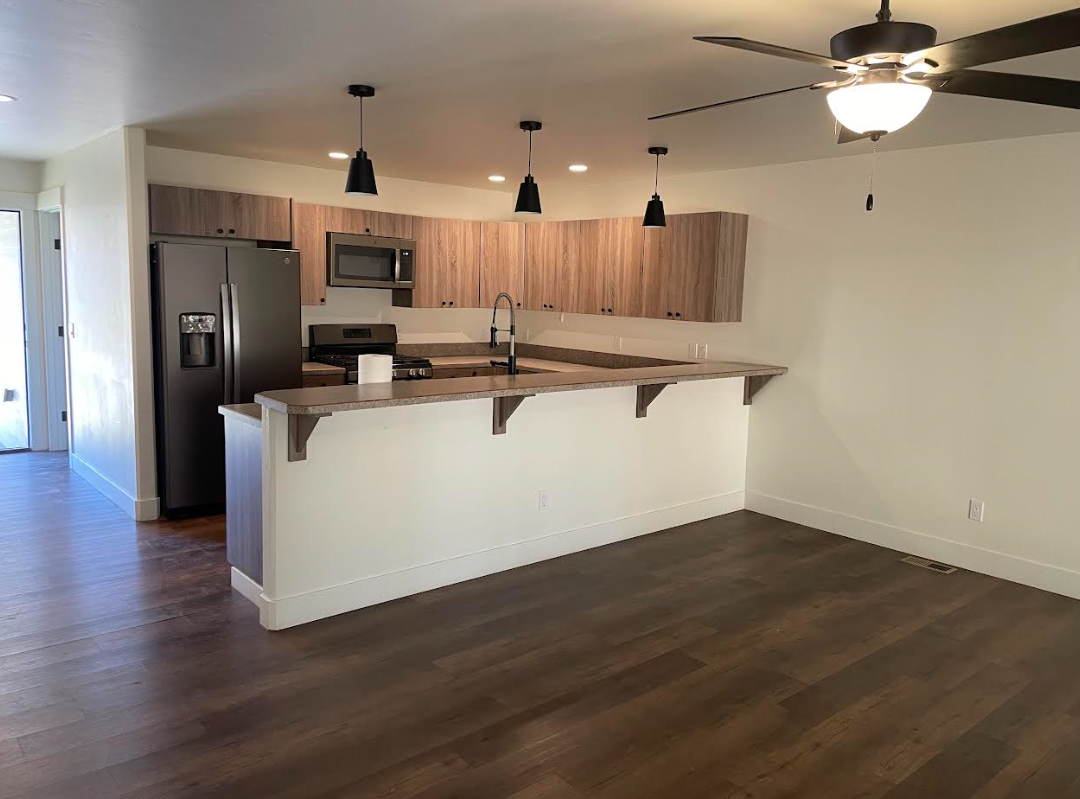 454 Park Avenue - Unit A - Photo 6 of 11