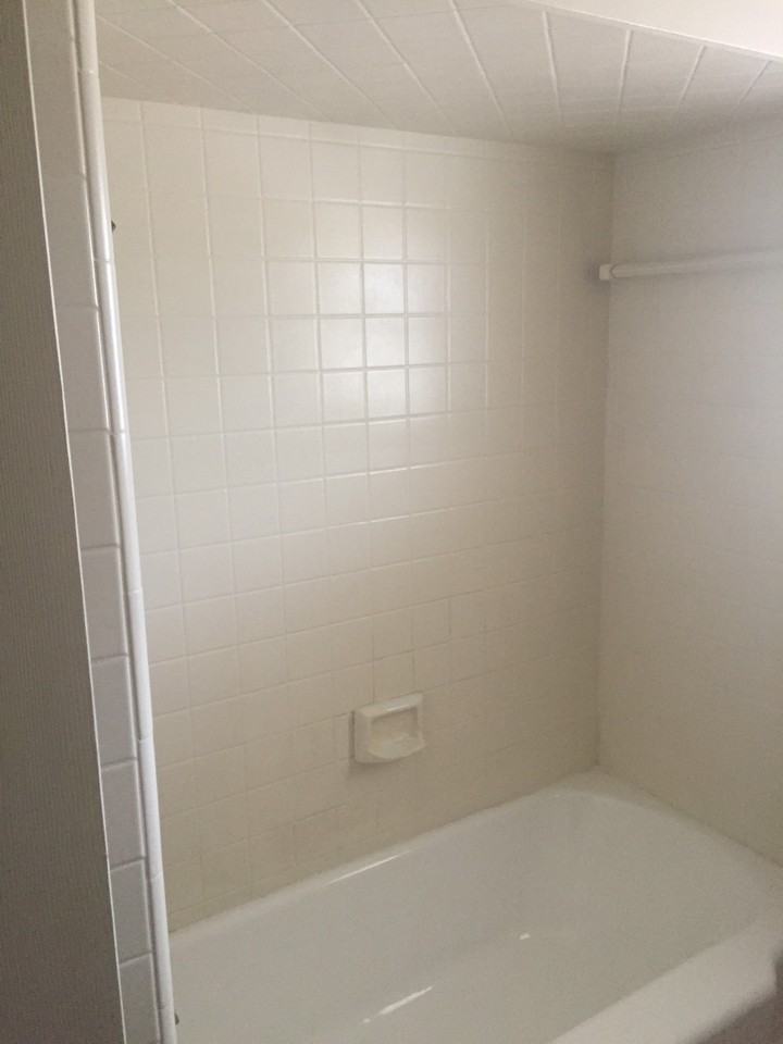 Del Papa Apt. - Photo 2 of 6