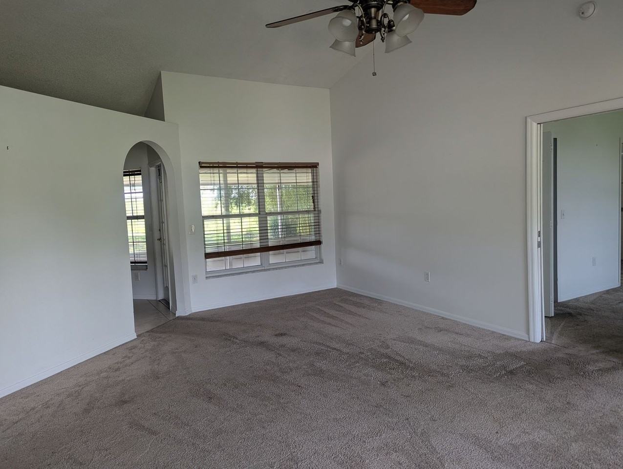 12338 Wedgefield Dr - Photo 3 of 16