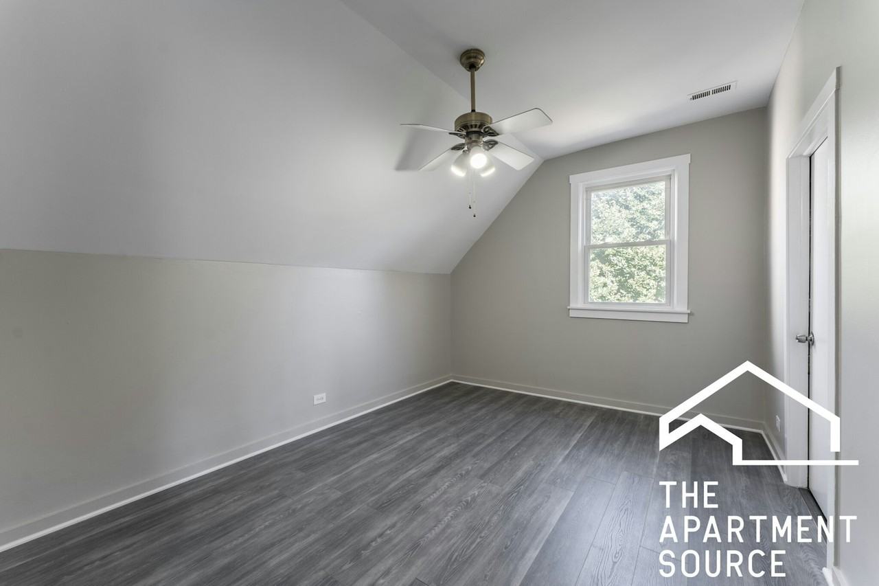 2834 West Dickens Avenue, Unit 2 - Photo 5 of 16