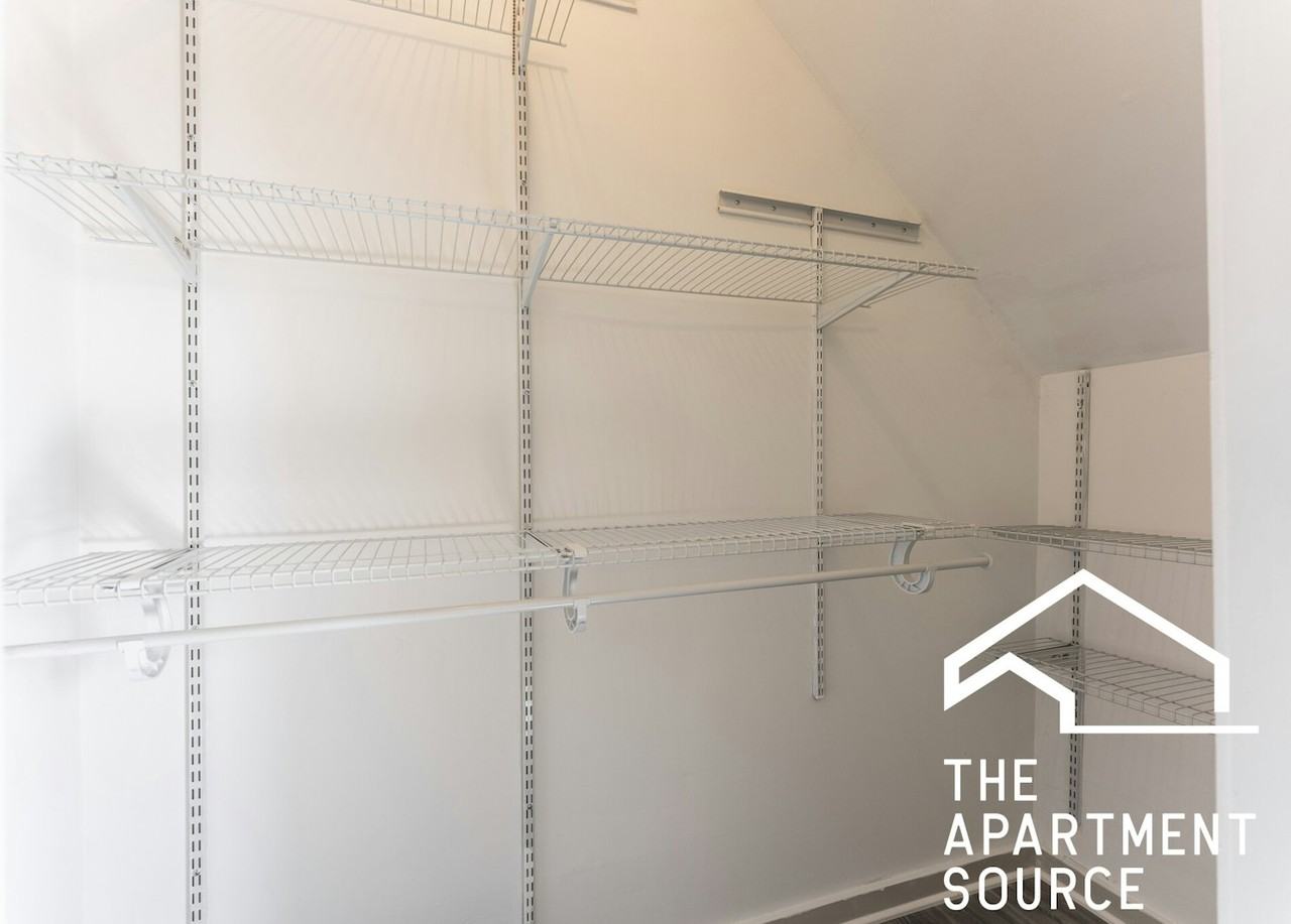 2834 West Dickens Avenue, Unit 2 - Photo 6 of 16