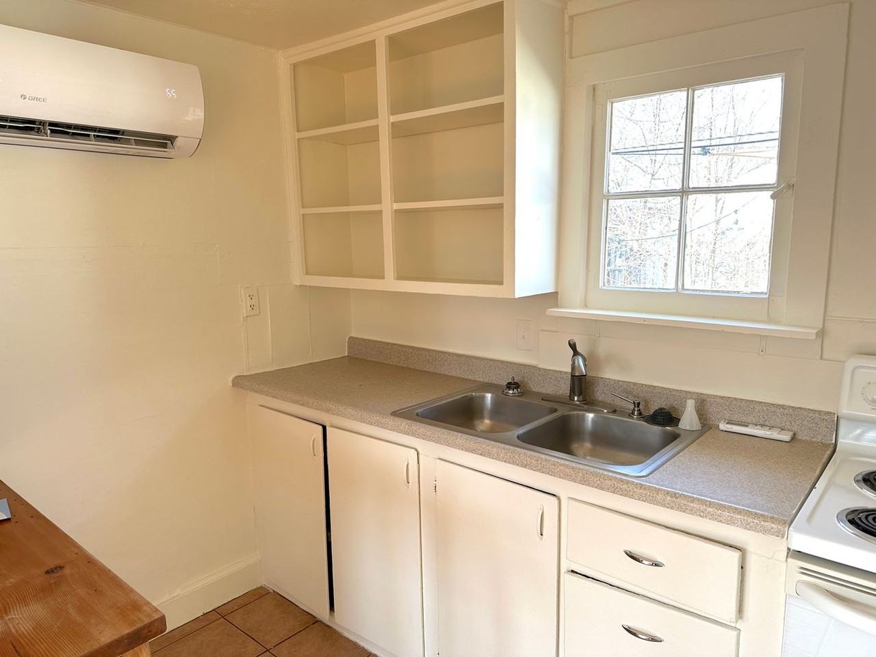 1809 S Shoshone St - Photo 2 of 16