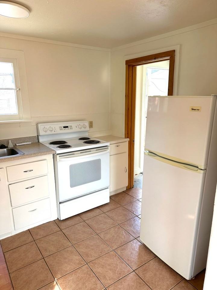 1809 S Shoshone St - Photo 3 of 16