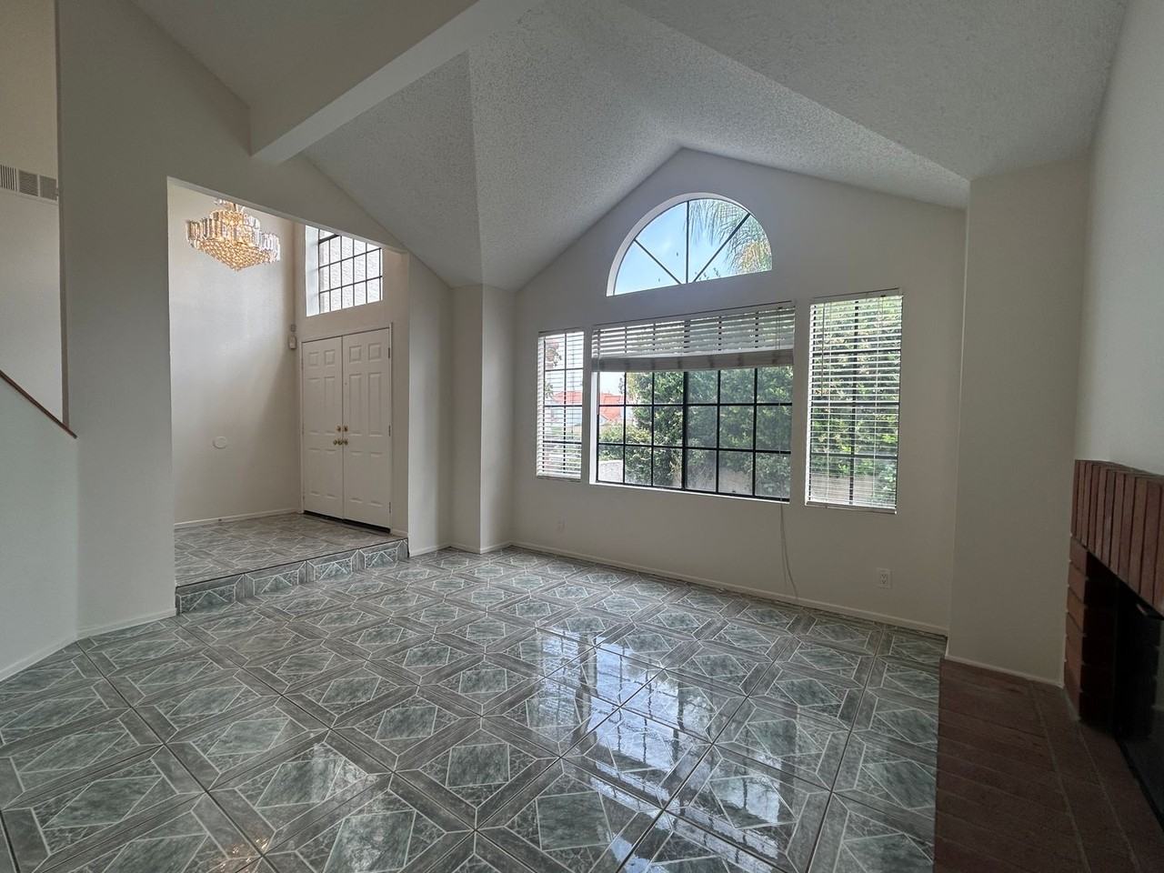 3068 Prado Ln - Photo 4 of 35