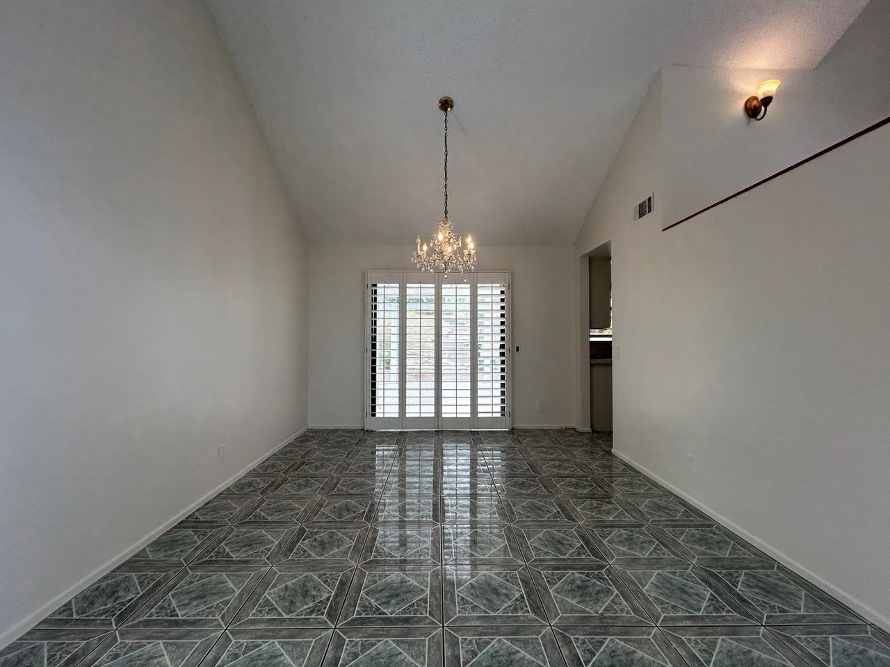 3068 Prado Ln - Photo 5 of 35