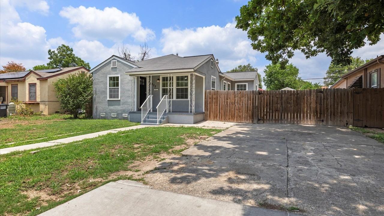 2233 Texas Ave - Photo 2 of 17