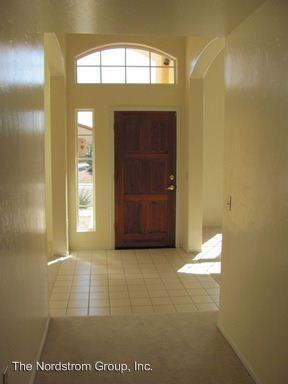 212 N Fenceline Dr - Photo 3 of 14