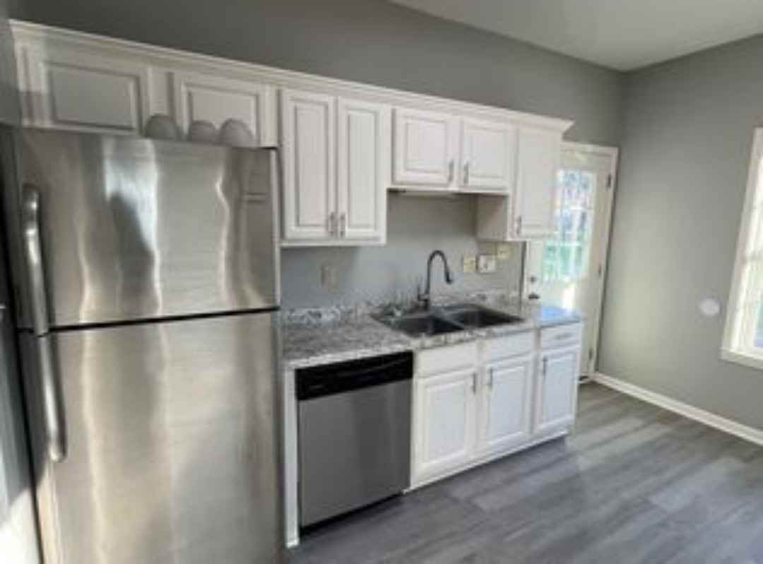 1006 S Jefferson St - Photo 3 of 18