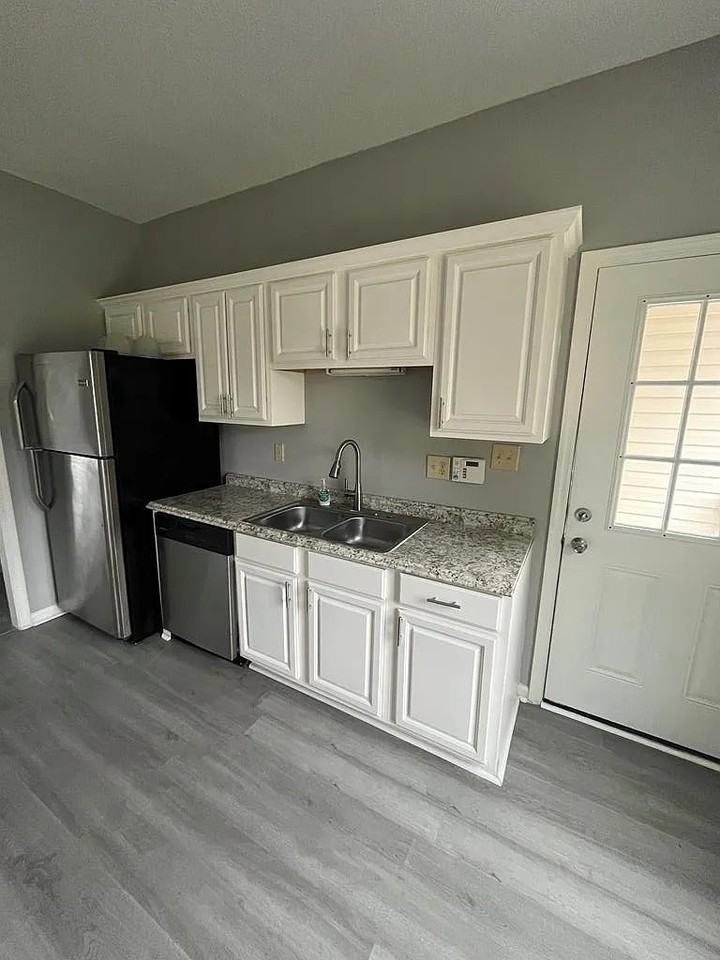 1006 S Jefferson St - Photo 4 of 18