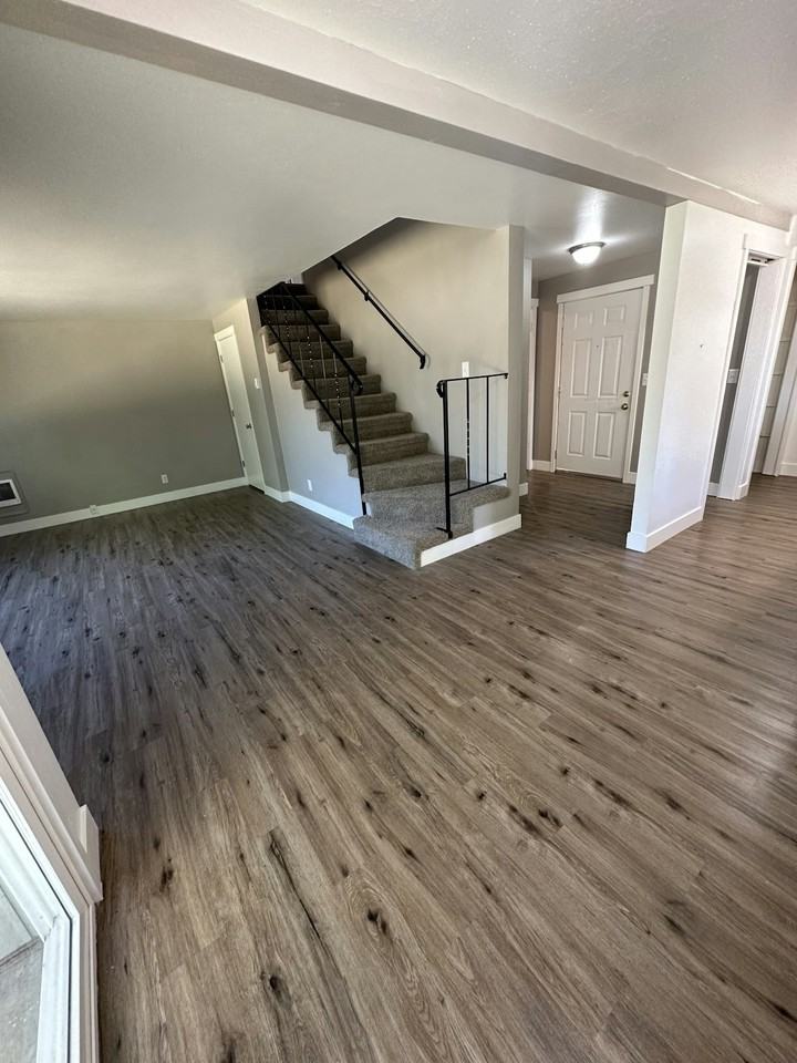 605 Andrew Street, Unit A - Photo 3 of 13