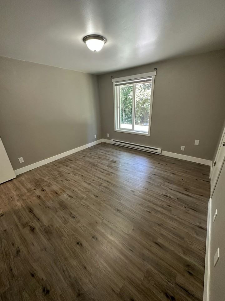605 Andrew Street, Unit A - Photo 7 of 13