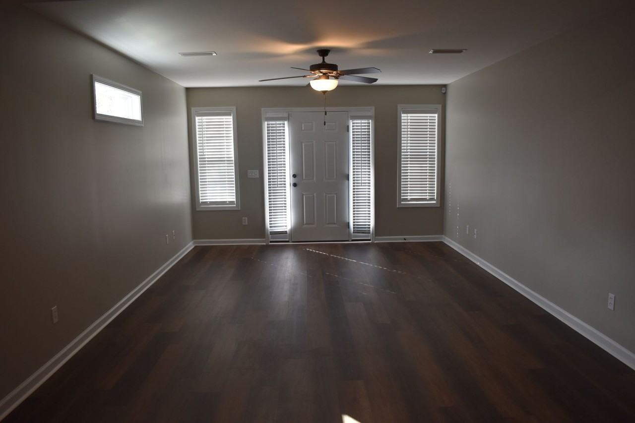 100 Jasmine Cir - Photo 2 of 18