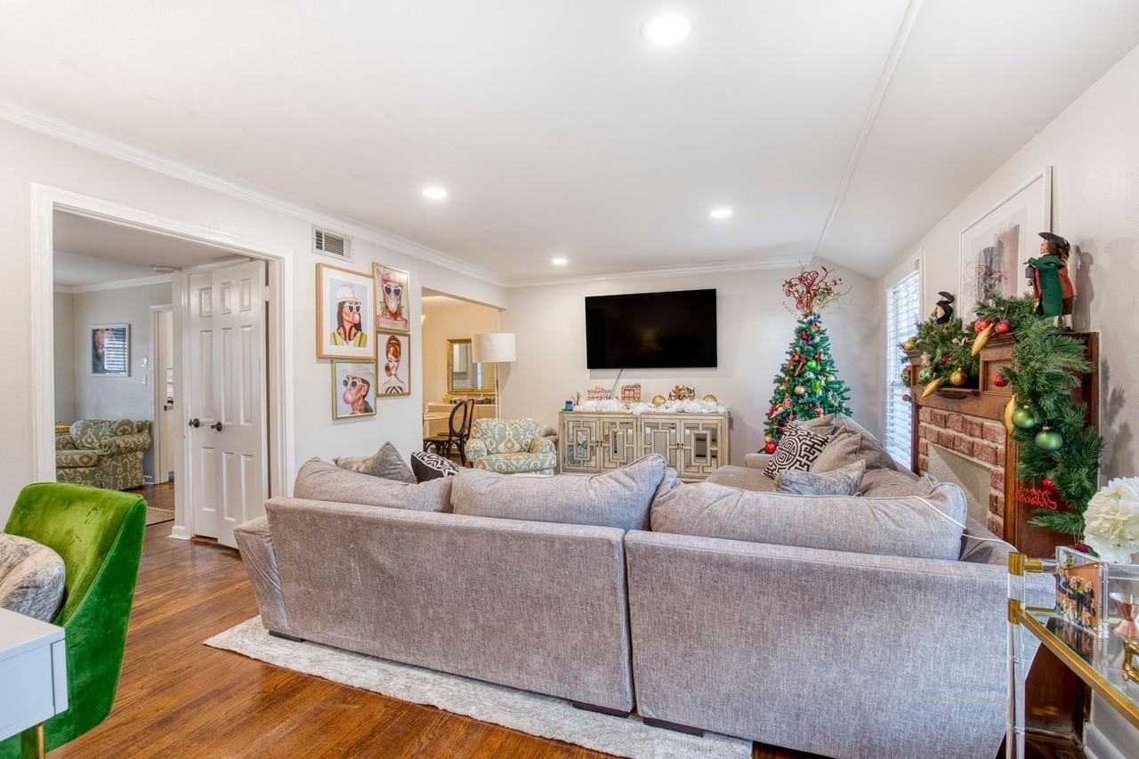 6212 Martel Ave - Photo 3 of 30