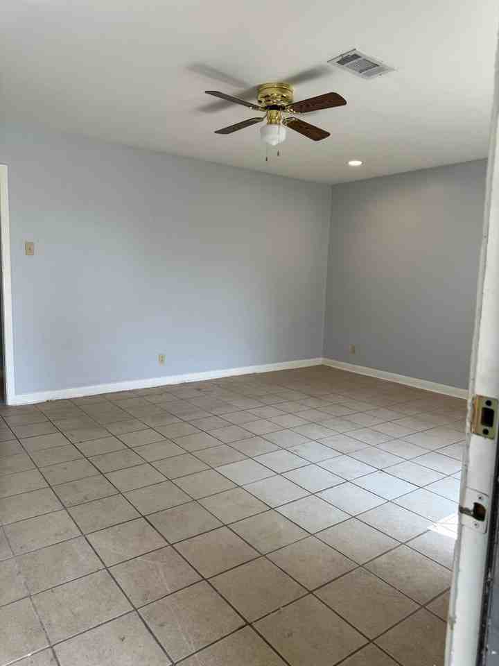 6723 Houston - Photo 6 of 19