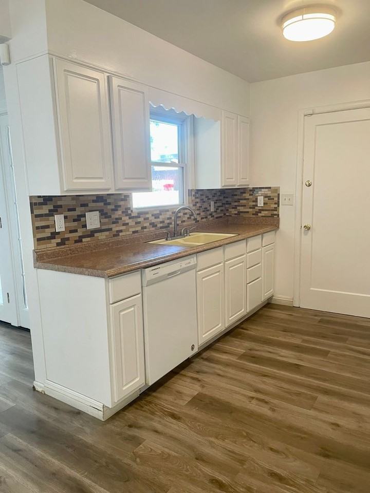5660 Bradd Way - Photo 6 of 16