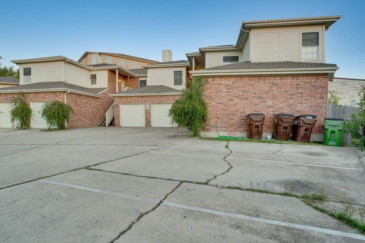 307 Rawhide Loop - Photo 2 of 20