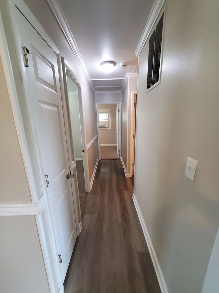 210 8th St E - Photo 6 of 11