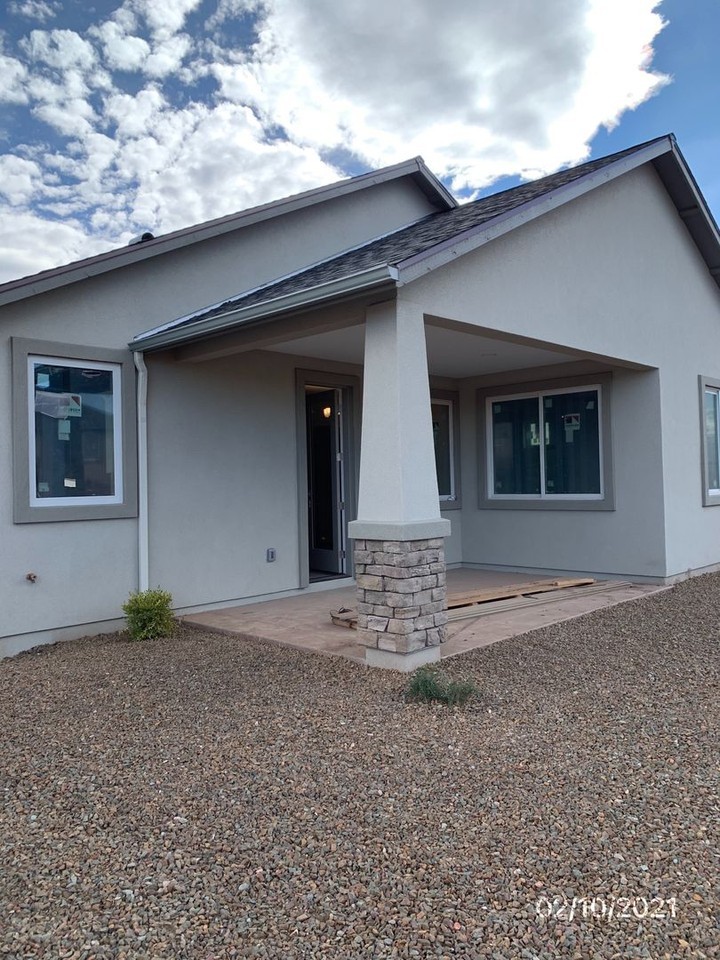 1534 Chateau Dr - Photo 2 of 17