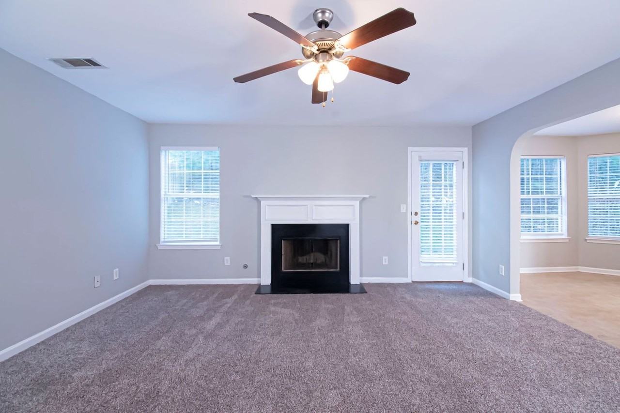 125 Emporia Loop - Photo 2 of 17