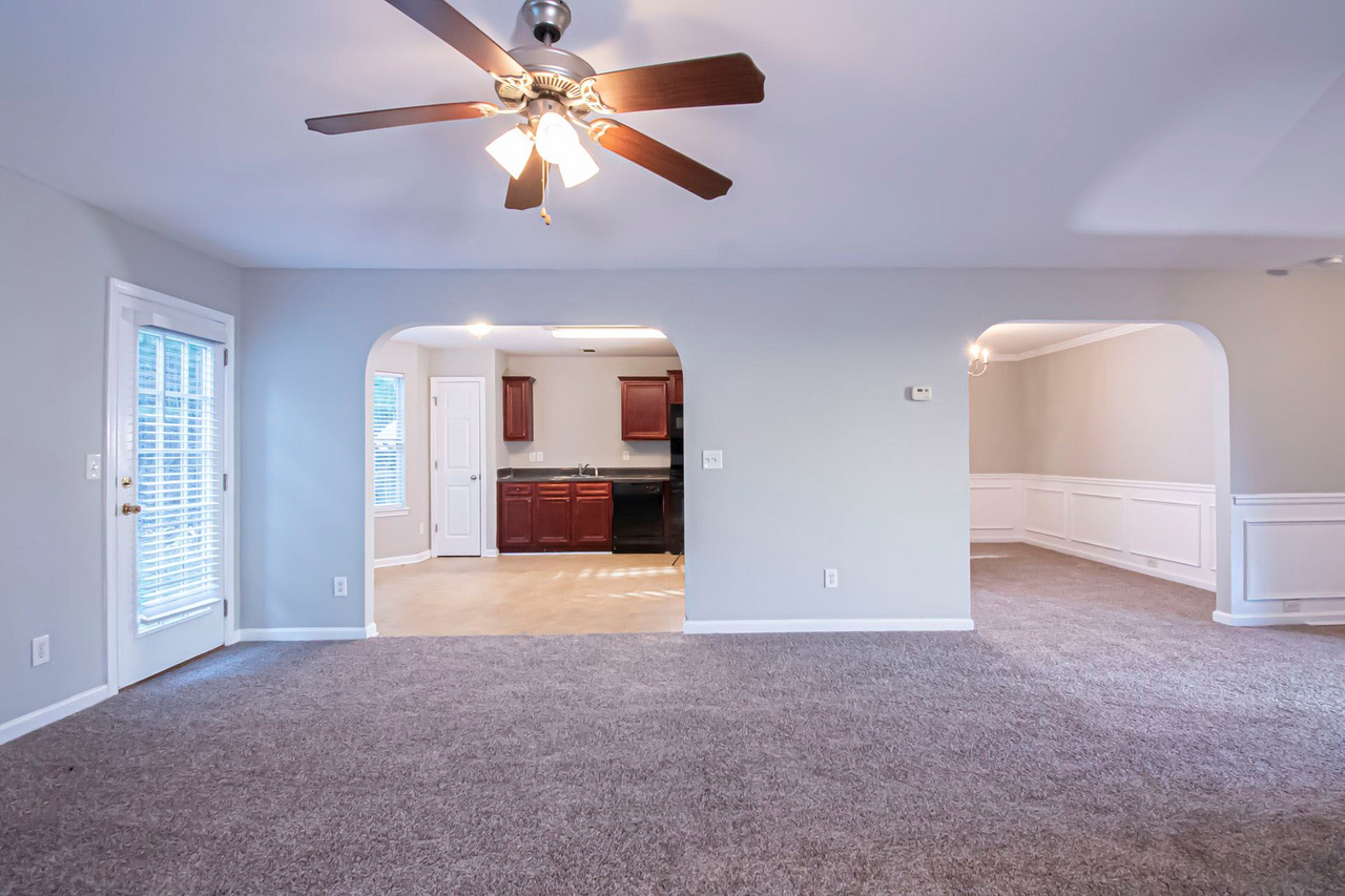 125 Emporia Loop - Photo 3 of 17