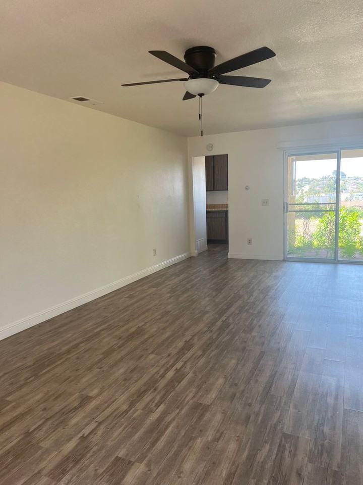 4537 Royal Oak Dr - Photo 3 of 11
