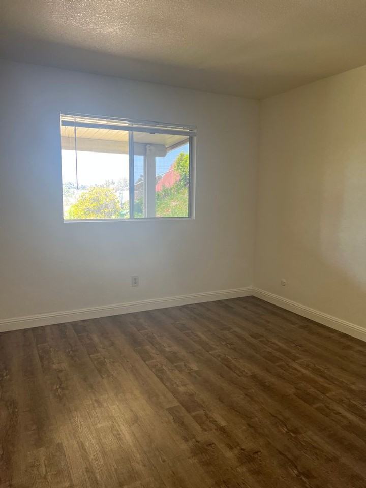 4537 Royal Oak Dr - Photo 6 of 11