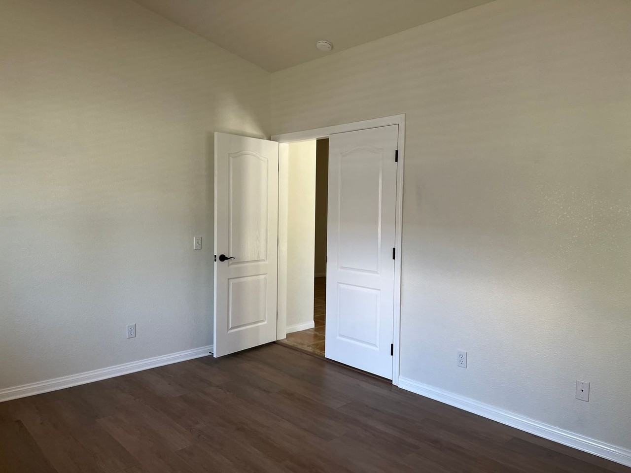 1851 Shoshone Dr - Photo 7 of 40