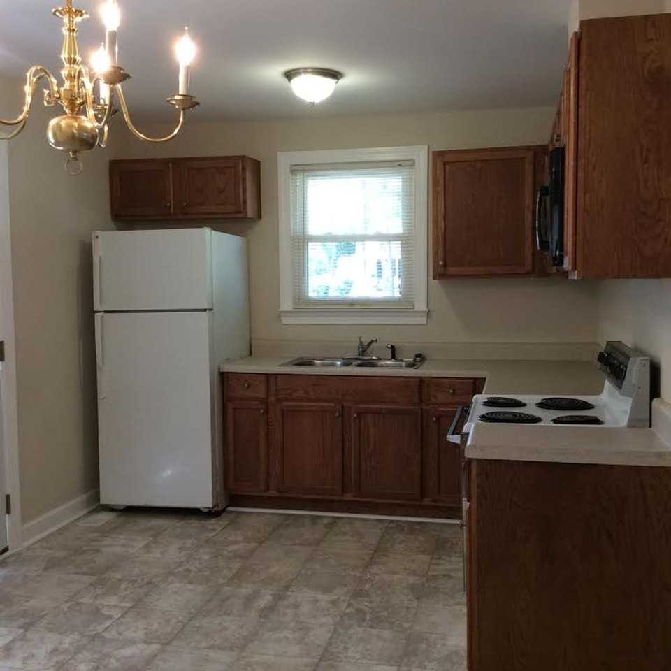 808 Peyton St - Photo 2 of 25