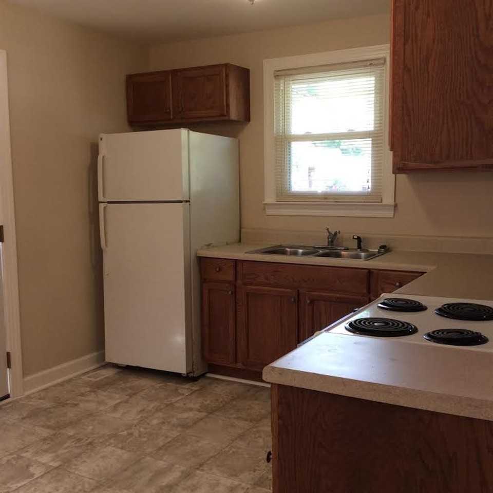808 Peyton St - Photo 3 of 25