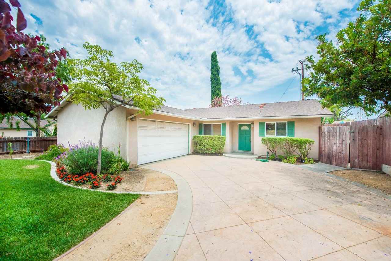 1190 Mariposa Dr - Photo 2 of 32
