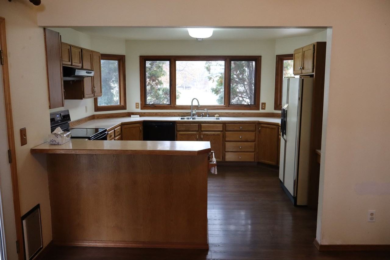 202 Arbour Dr - Photo 4 of 50